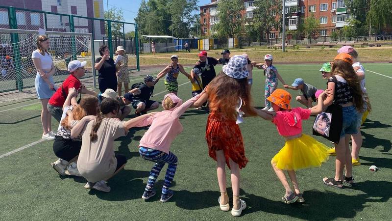 Тематический день, посвященный Дню защиты детей, провели в школе-ЭКОТЕХ.