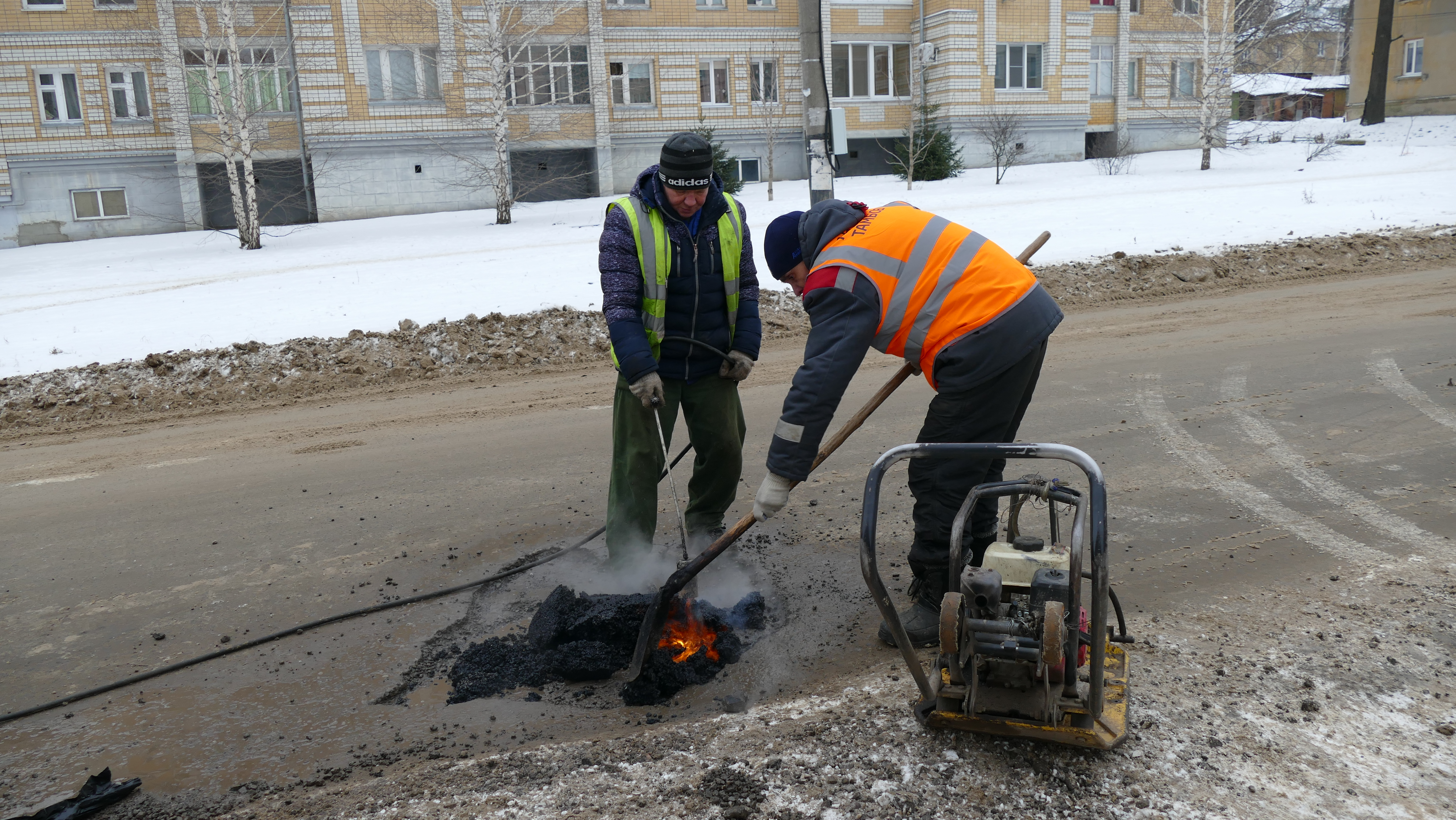 В Котовске ремонтируют дороги с применением новых технологий.